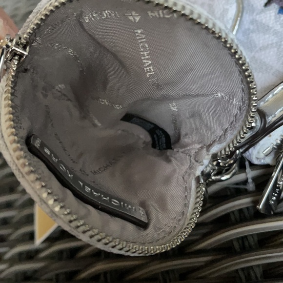 Michael Kors Jet Set Girls Wristlet Trio - Picture 13 of 16